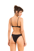 Laad de afbeelding in de Gallery-viewer, Model Back: Rio De Sol Top Top Shimmer-Black Bandeau-Joy
