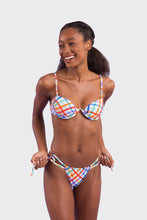 Laad de afbeelding in de Gallery-viewer, Model Front: Rio De Sol Bottom Bottom Square Pipa
