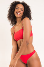 Laad de afbeelding in de Gallery-viewer, Image 10: Rio De Sol Set Set Rouge Bandeau-Reto Nice-Fio
