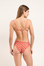 Laad de afbeelding in de Gallery-viewer, Model Back: Rio De Sol Set Set Floral-Scales Tri-Fixo Essential-Comfy

