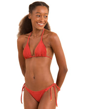 Laad de afbeelding in de Gallery-viewer, Gallery: Rio De Sol Set Set Malibu-Chili Tri-Inv Cheeky-Tie
