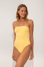 Laad de afbeelding in de Gallery-viewer, Image 05: Wednesday In Hawaii By Rio De Sol One-Piece Lilikoi Aloha
