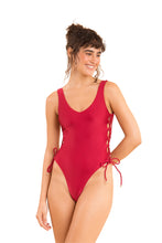 Laad de afbeelding in de Gallery-viewer, Model Front: Rio De Sol One-Piece Shimmer-Divino Zoe
