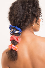 Laad de afbeelding in de Gallery-viewer, Image 02: Rio De Sol Hair Accessory Malibu-Nina Scrunchie
