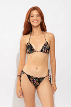 Laad de afbeelding in de Gallery-viewer, Model Front: Rio De Sol Top Top Flora Frufru
