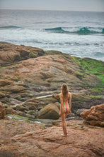 Laad de afbeelding in de Gallery-viewer, Image 11: Rio De Sol One-Piece Utah Hype
