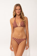 Laad de afbeelding in de Gallery-viewer, Model Front: Wednesday In Hawaii By Rio De Sol Bottom Bottom Kiko-Coco Oahu
