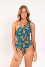 Laad de afbeelding in de Gallery-viewer, Model Front: Rio De Sol One-Piece Luma Sienna
