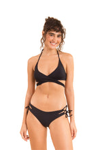 Laad de afbeelding in de Gallery-viewer, Model Front: Rio De Sol Top Top Dots-Black Kate
