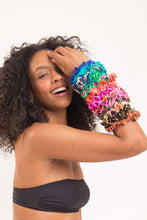 Laad de afbeelding in de Gallery-viewer, Image 03: Rio De Sol Hair Accessory Dots-Energy Scrunchie
