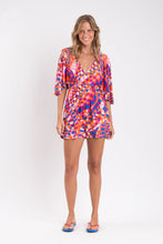 Laad de afbeelding in de Gallery-viewer, Model Front: Rio De Sol Mini Dress Funny Mini Dress
