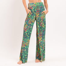 Laad de afbeelding in de Gallery-viewer, Gallery: Rio De Sol Beach Trousers Wilds Wide Pants
