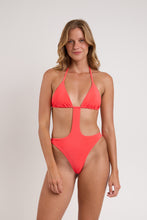 Laad de afbeelding in de Gallery-viewer, Model Front: Rio De Sol One-Piece Malibu-Folia Becky
