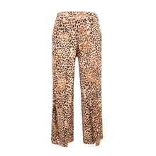 Laad de afbeelding in de Gallery-viewer, Product Front: Rio De Sol Beach Trousers Leopard Wide Pants
