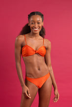 Laad de afbeelding in de Gallery-viewer, Image 11: Rio De Sol Set Set Paprica Bandeau-Joy Essential
