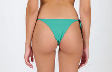 Laad de afbeelding in de Gallery-viewer, Model Back: Rio De Sol Bottom Bottom Opal Ibiza
