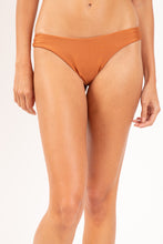 Laad de afbeelding in de Gallery-viewer, Gallery: Rio De Sol Bottom Bottom Shimmer-Nocciola Nara
