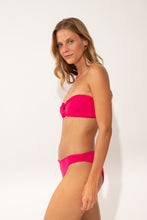 Laad de afbeelding in de Gallery-viewer, Image 03: Wednesday In Hawaii By Rio De Sol Set Set Guava Lani Waikiki
