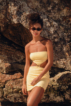 Laad de afbeelding in de Gallery-viewer, Image 12: Rio De Sol Mini Dress Drift-Butterglow Lulu Dress
