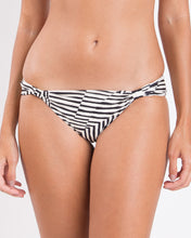 Laad de afbeelding in de Gallery-viewer, Gallery: Rio De Sol Bottom Bottom Collage Mel
