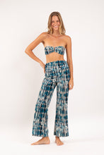 Laad de afbeelding in de Gallery-viewer, Image 08: Rio De Sol Beach Trousers Azule Murana Pants

