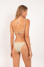 Laad de afbeelding in de Gallery-viewer, Model Back: Rio De Sol Top Top Brisa-Pistache Lia
