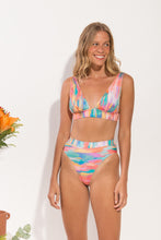 Laad de afbeelding in de Gallery-viewer, Image 09: Rio De Sol Set Set River Halter-Cos Hotpant-Cos
