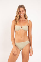 Laad de afbeelding in de Gallery-viewer, Model Front: Rio De Sol Bottom Bottom Brisa-Pistache Essential-Comfy
