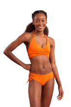 Laad de afbeelding in de Gallery-viewer, Model Front: Rio De Sol Top Top Dots-Orange Kate
