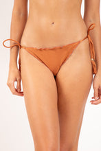 Laad de afbeelding in de Gallery-viewer, Gallery: Rio De Sol Bottom Bottom Shimmer-Nocciola Frufru
