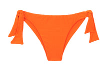 Laad de afbeelding in de Gallery-viewer, Product Front: Rio De Sol Bottom Bottom Dots-Orange Italy
