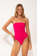 Laad de afbeelding in de Gallery-viewer, Image 05: Wednesday In Hawaii By Rio De Sol One-Piece Guava Aloha
