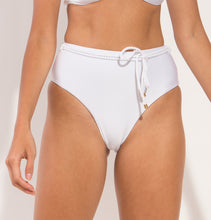 Laad de afbeelding in de Gallery-viewer, Image 10: Rio De Sol Bottom Bottom Shimmer-White Belted-High-Waist
