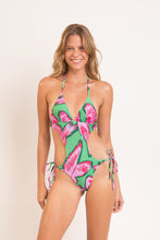 Laad de afbeelding in de Gallery-viewer, Model Front: Rio De Sol One-Piece Parrots Trikini-Comfy
