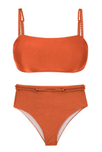 Laad de afbeelding in de Gallery-viewer, Product Front: Rio De Sol Set Set Paprica Bandeau-Reto Hotpants
