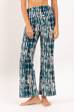 Laad de afbeelding in de Gallery-viewer, Gallery: Rio De Sol Beach Trousers Azule Murana Pants
