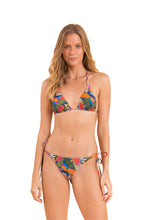 Laad de afbeelding in de Gallery-viewer, Model Front: Rio De Sol Top Top Jungle Tri-Inv
