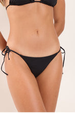Laad de afbeelding in de Gallery-viewer, Gallery: Wednesday In Hawaii By Rio De Sol Bottom Bottom Lava Kaleia-Comfy
