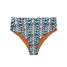 Laad de afbeelding in de Gallery-viewer, Product Front: Rio De Sol Bottom Bottom Ikat Hotpants
