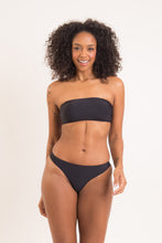 Laad de afbeelding in de Gallery-viewer, Model Front: Rio De Sol Top Top Nero Bandeau-Reto
