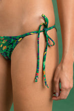 Laad de afbeelding in de Gallery-viewer, Image 08: Rio De Sol Set Set Wilds Tri-Fixo Cheeky-Tie
