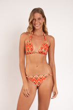 Laad de afbeelding in de Gallery-viewer, Model Front: Rio De Sol Bottom Bottom Maracai Mel
