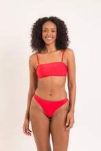 Laad de afbeelding in de Gallery-viewer, Model Front: Rio De Sol Bottom Bottom Rouge Nice-Fio
