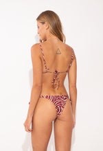 Laad de afbeelding in de Gallery-viewer, Model Back: Rio De Sol Set Set Dune Lia Ibiza
