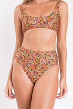 Laad de afbeelding in de Gallery-viewer, Image 12: Rio De Sol Bottom Bottom Bouquet Hotpants
