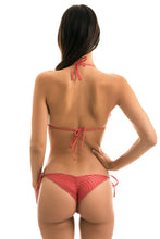 Laad de afbeelding in de Gallery-viewer, Model Back: Rio De Sol Top Top Kiwanda Madras Frufru
