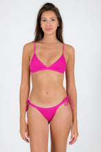 Laad de afbeelding in de Gallery-viewer, Model Front: Rio De Sol Top Top Cotele-Amaranto Tri-Fixo

