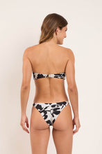 Laad de afbeelding in de Gallery-viewer, Model Back: Rio De Sol Bottom Bottom Poppy Leblon
