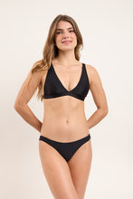 Laad de afbeelding in de Gallery-viewer, Model Front: Rio De Sol Top Top Touch-Black Alba
