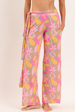 Laad de afbeelding in de Gallery-viewer, Gallery: Rio De Sol Beach Trousers Lyla Pants Knot

